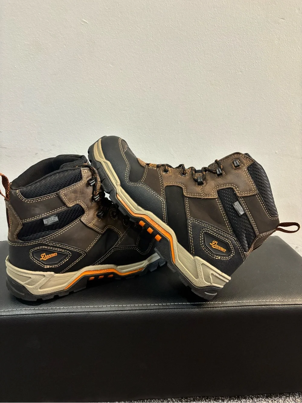 Danner Field Ranger Men's Brown leather Work Hiker Boots with Orange Accents EUC